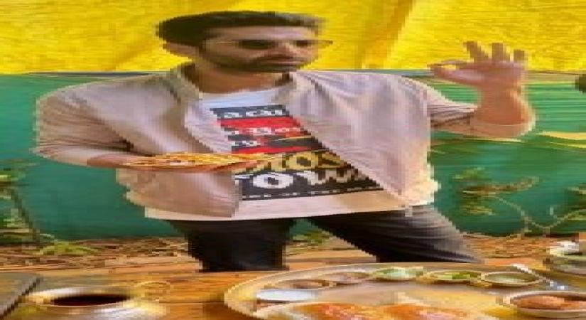 Aditya Roy Kapur tucks into Puneri misal pav at 'Rashtra Kavach Om' promo launch
