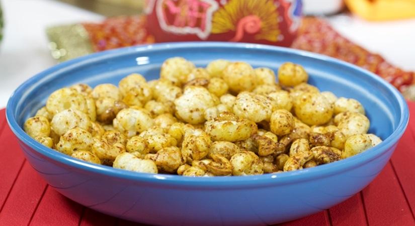 Honey chilli makhana