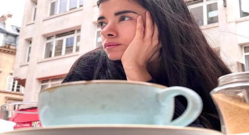 Hrithik turns photographer for girlfriend Saba Azad