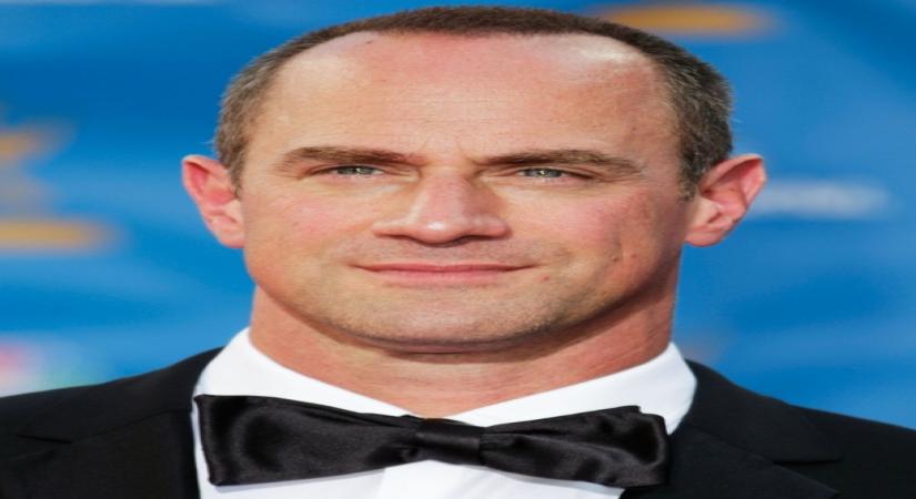 Christopher Meloni goes nude for ad