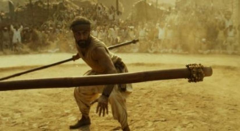 Ranbir pulls off Kalaripayattu inspired fight sequence in 'Shamshera'