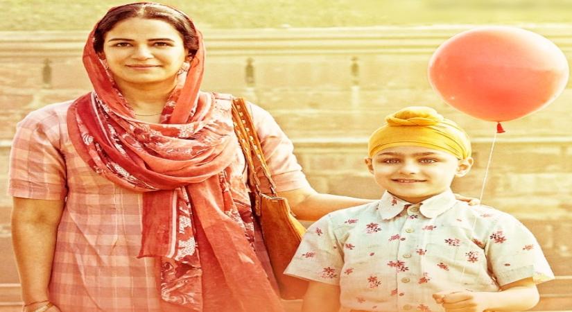 Mona Singh shares new 'Laal Singh Chaddha' poster on 'World's Parent Day'.