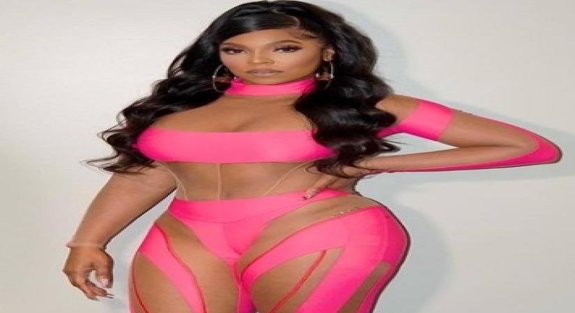 Popstar Ashanti.
