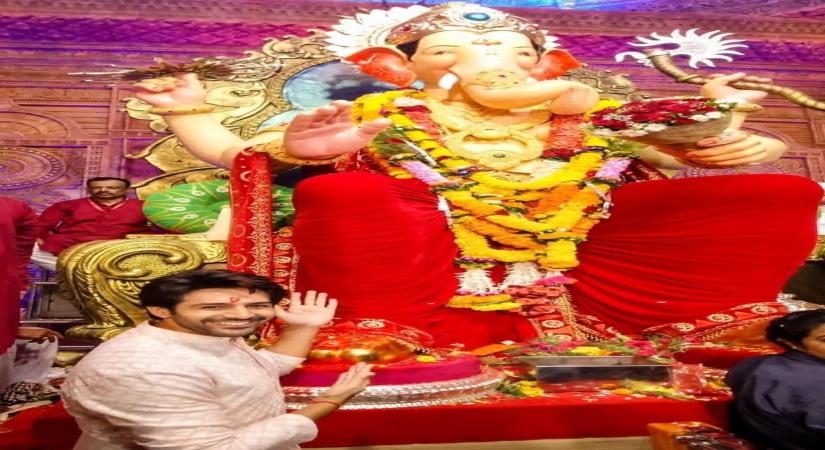 Kartik Visits Lalbaugcha Raha
