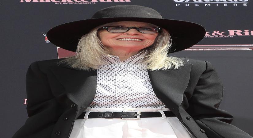 Firuzkuh: Los Angeles: American actress Diane Keaton stands in wet cement barefoot during a ceremony honouring the actress by leaving her handprints and footprints at the TCL Chinese Theater IMAX on 11 August 2022. (Photo: INina Prommer/ZUMA Press Wire/dpa/IANS)