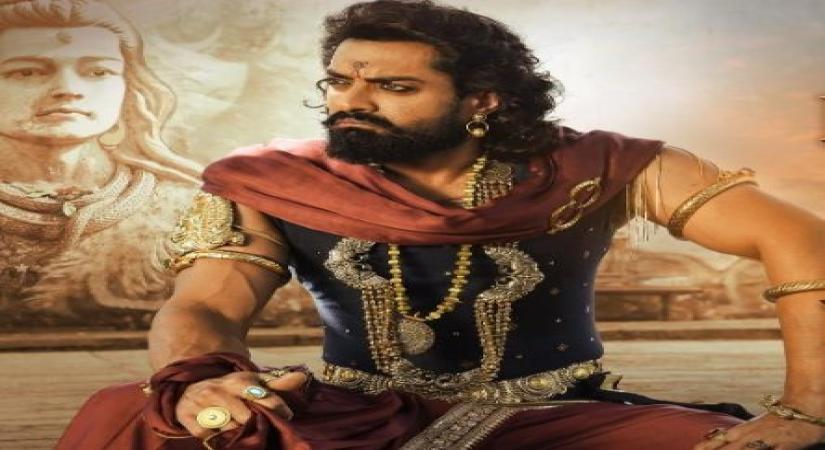 'Bimbisara' team ecstatic as Allu Arjun, Ram Pothineni shower praise on film.