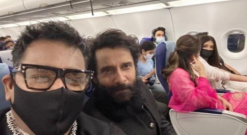 AR Rahman selfie .(photo:instagram)