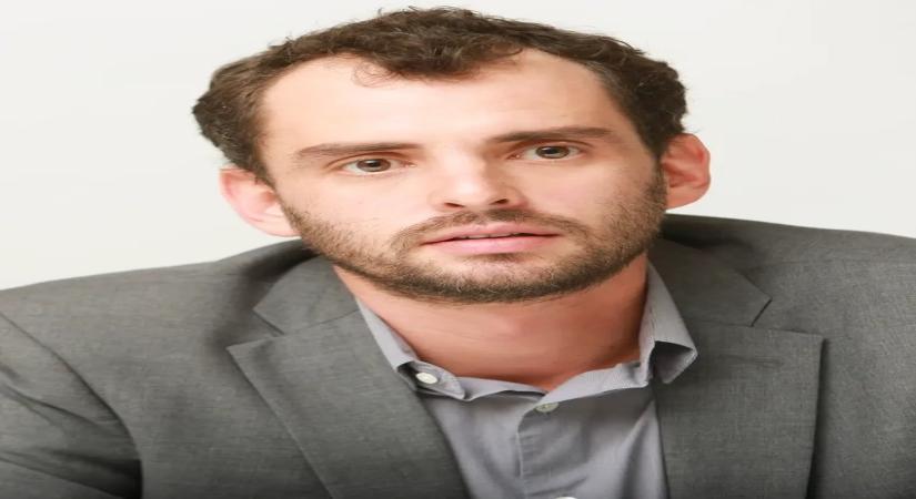 Jonas Cuaron( https://www.goldenglobes.com/articles/jonas-cuaron-desierto-down-earth-version-gravity )