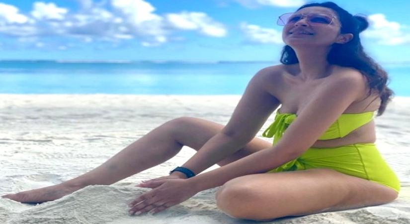 Parineeti's 'biggini shoot' is all about sand, sea and sunshine.(photo:instagram)