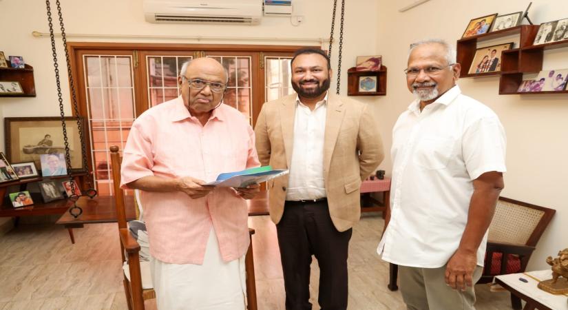 'Ponniyin Selvan 1' makers present cheque for Rs One crore to writer Kalki's trust
