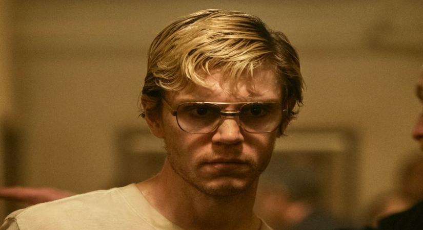 Evan Peters details the intense prep he underwent to play Jeffrey Dahmer