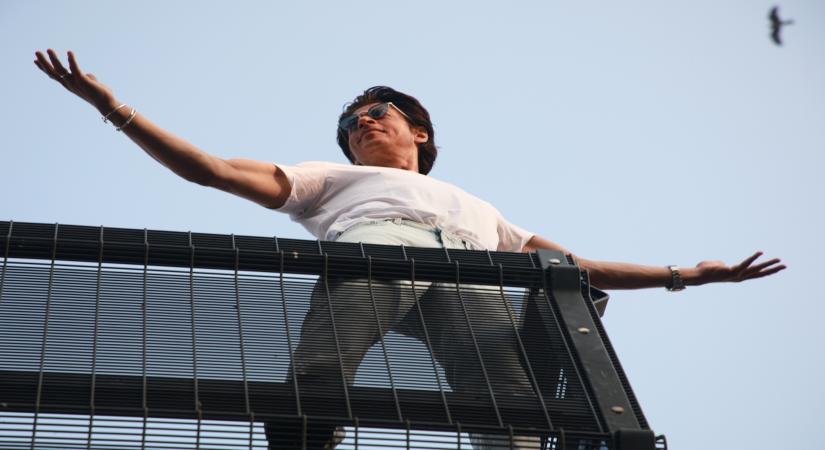 Mumbai: Bollywood actor Shah Rukh Khan greets fans on his 57th birthday at Mannat in Mumbai on Wednesday, Nov. 02, 2022. (Photo: Sanjay Tiwari/IANS)