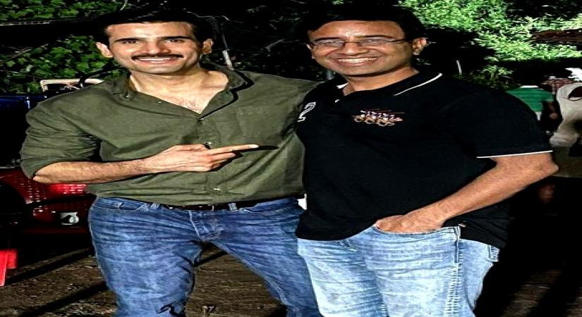 Karan Tacker expresses gratitude to IPS Amit Lodha for 'Khakee: The Bihar Chapter'.