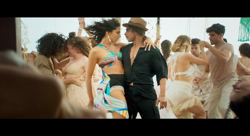 A sneak peak at Deepika & Shah Rukh's style in Pathaan