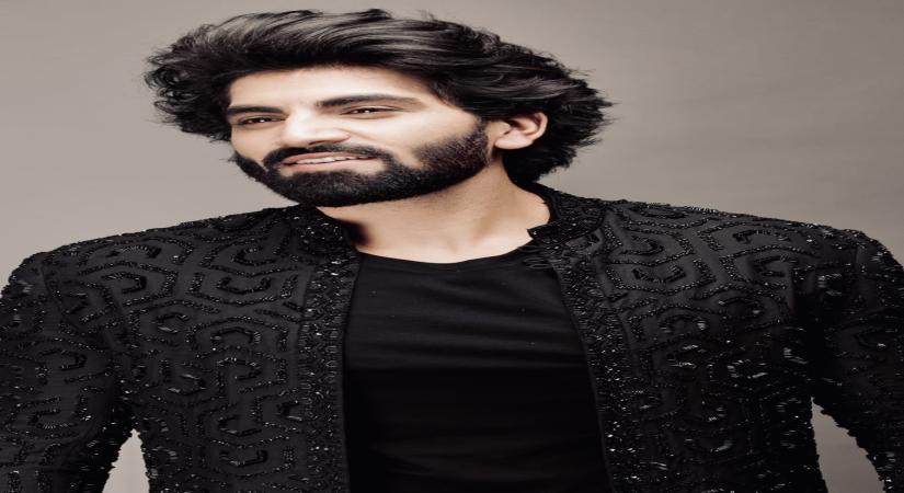 Laqshay Kapoor on cloud nine as he collaborates with Shreya Ghoshal for 'Sohnneyaa'.(photo:Instagram)