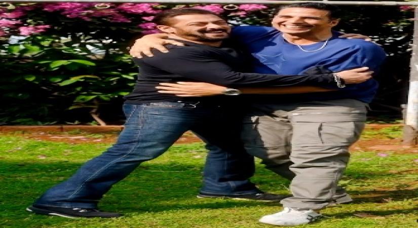 Salman, Akshay team up for Insta video 19 years after 'Mujhse Shaadi Karogi'.(photo:instagram)