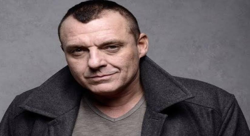 Tom Sizemore.