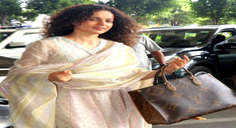 Mumbai : Indian Actress Kangana Ranaut Spotted At Mumbai Airport on Wednesday, March 29, 2023.(Photo: Sanjay Tiwari/IANS)