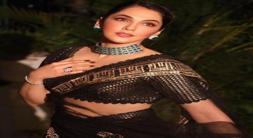 Isha Koppikar Narang