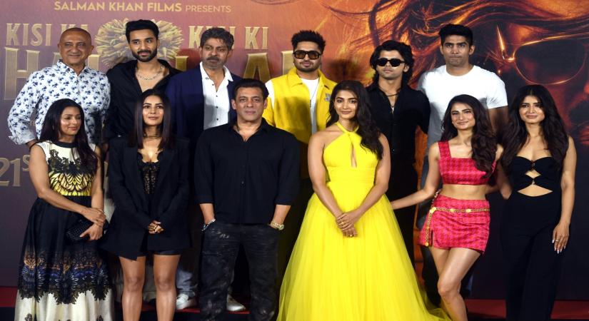 Mumbai: Indian actors Salman Khan,Jagapathi Babu , Jassi gill, Vijender Boxer,Pooja Hegde , Palak Tiwari and others during the trailer launch event of film 'Kisi Ka Bhai Kisi Ki Jaan', in Mumbai,on Monday, April 10, 2023. (Photo:IANS)