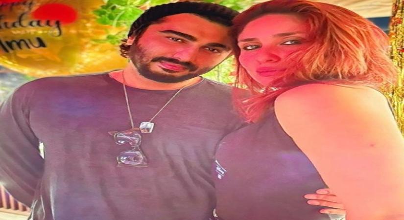 Arjun celebrates 7 years of 'Ki & Ka', posts pic with Kareena.(Photo:Instagram)