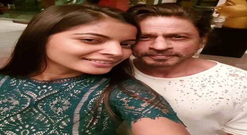 When SRK and his family invited model Navpreet Kaur to a kingly treatment!.(photo:instagram)