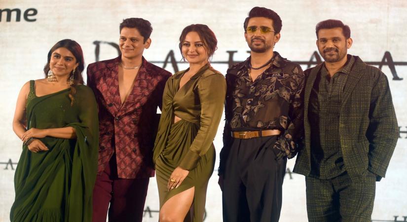 Mumbai: Bollywood actors Sonakshi Sinha, Vijay Varma, Gulshan Devaiah and Sohum Shah pose for photos during the trailer launch of their upcoming Amazon Prime video series 'Dahaad', in Mumbai, Wednesday, May 3, 2023.  (Photo:IANS)