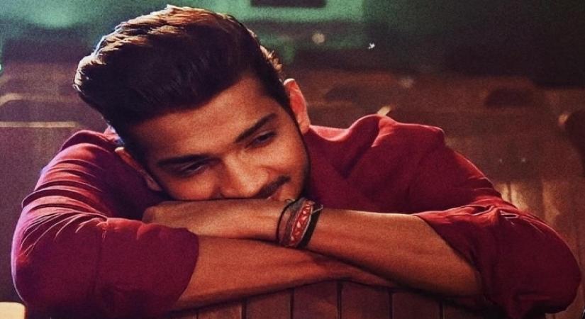 Comedian and singer Munawar.