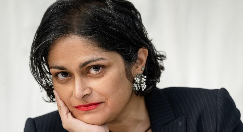 Cracking up the stage, the Anu Vaidyanathan way