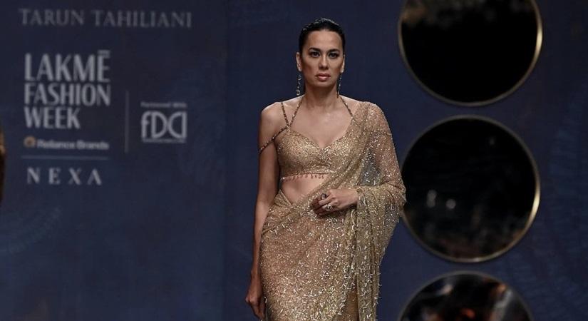 Model Sonalika Sahay in Tarun Tahiliani