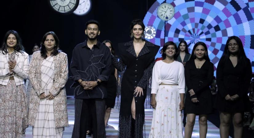 LFW x FDCI: Showstopper Karishma Tanna walks the ramp for budding designers