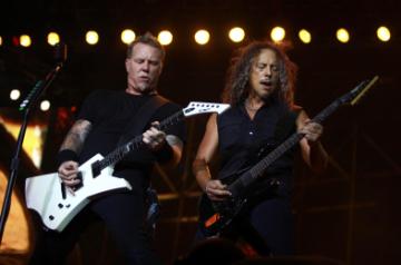 James Hetfield (L).  (Xinhua/Budi)