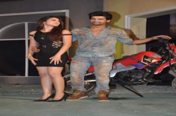 Kushal Tandon with actor Gauhar Khan. (Photo: IANS)
