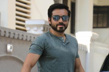 Mumbai: Actor Emraan Hashmi seen outside producer Anand Pandit's house in Mumbai, on May 7, 2019. (Photo: IANS)