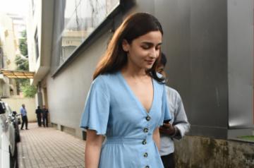 Mumbai: Actress Alia Bhatt seen at the office of Vishesh Films at Khar in Mumbai on Aug 30, 2019. (Photo: IANS)