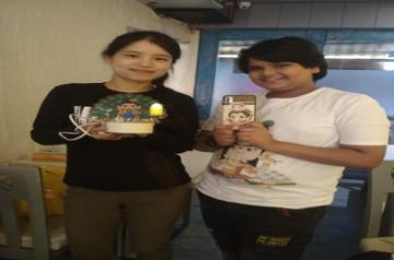 Child artiste Nishkarsh Dixit, who plays lord Ganesh in "Vighnaharta Ganesh", was pleasantly susprised when a fan from China came to India, specially to meet him!. The fan named Baille Lee had reached out to Nishkarsh on Instagram. She asked Nishkarsh to meet her for a Mumbai darshan along with the meeting.