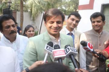 New Delhi: Actor Vivek Oberoi talks to the media persons at the screening of his upcoming film "PM Narendra Modi" in New Delhi, on June 5, 2019. (Photo: IANS)