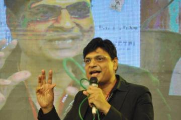 Irshad Kamil. (Photo: Kuntal Chakrabarty/IANS)