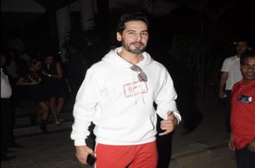 Mumbai: Actor Dino Morea seen at a Juhu restaurant in Mumbai on Feb. 03, 2019. (Photo: IANS)