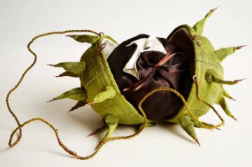 Horse chestnut bag and purse, by Emily Jo Gibbs, 1996, Britain
