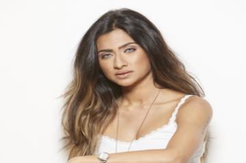 singer Reewa Rathod, daughter of popular singers Roop Kumar Rathod and Sunali Rathod, is excited about the release of her first solo album later this month. After her first single "Maula" in 2018 and "Saanwal" (with Zakir Hussain) in 2019, the young singer and composer is now coming up with her first solo album titled "Saaya Tere Ishq Ka".