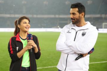 Jacqueline and John bond over fitness and workouts. (Photo: IANS)