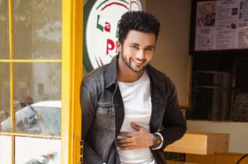 Actor Zuber K Khan, who made his Bollywood debut with "Lekar Hum Deewana Dil" and has done shows like "Naagin 3" and "Manmohini", credits his mother for his success. To honour her, he has got a special tattoo.