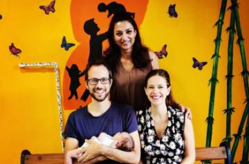Kalki Koechlin has introduced her newborn baby Sappho to the world and thanked her team of doctors who did not give up on her even after a 17-hour-long labour. Kalki took to Instagram, where she shared a string of photographs of her along with her daughter, and boyfriend Guy Hershberg and also the team of doctors, who helped her with child birth.
