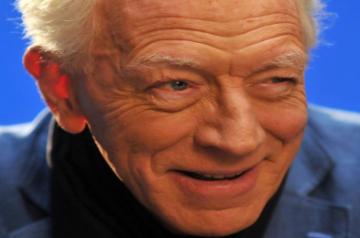 Hollywood veteran Max Von Sydow dies at 90.