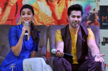 Kolkata: Actors Varun Dhawan and Alia Bhatt during a press conference organsied to promote "Badrinath Ki Dulhania" in Kolkata, on March 7, 2017. (Photo: Kuntal Chakrabarty/IANS)