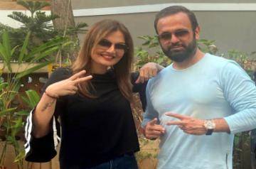 DJ Sheizwood, Deepshikha Nagpal sing 'Go corona go' .