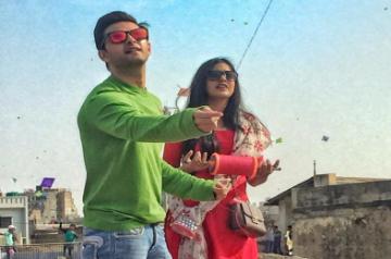 Mumbai, April 22 (IANS) The Bollywood couple of Ishita Dutta and Vatsal Sheth has been uploading content for Instagram followers, aimed at tickling the funny bone, during the ongoing lockdown.