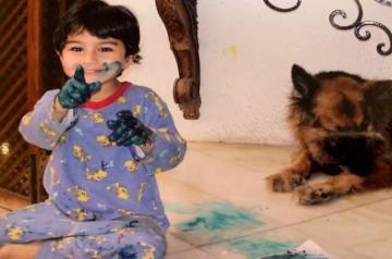 Ibrahim Ali Khan tags himself 'Picasso Jr' in throwback pic.