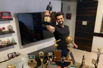 Maniesh Paul flaunts his laurels, expresses gratitude for success
